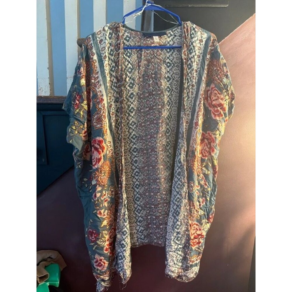 francesca’s indie sleeze size small floral boho kimono duster